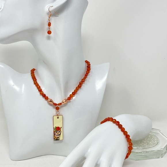 Sparkling faceted red carnelian necklace, bracelet, earrings - tabby cat focal - Picture 1 of 11